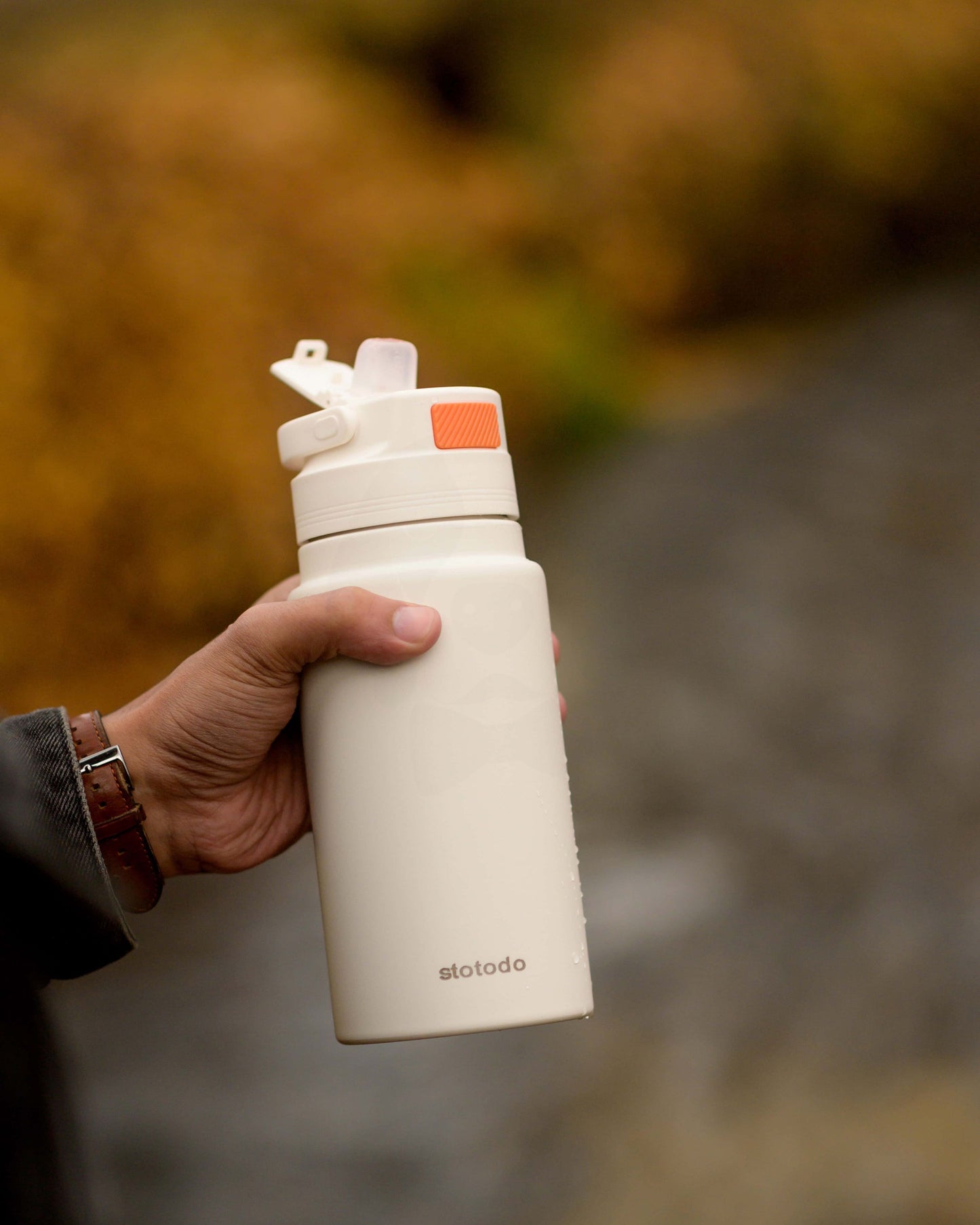 Stotodo Droid Sipper Flask - Cream 800 ml For Sipping Drinks