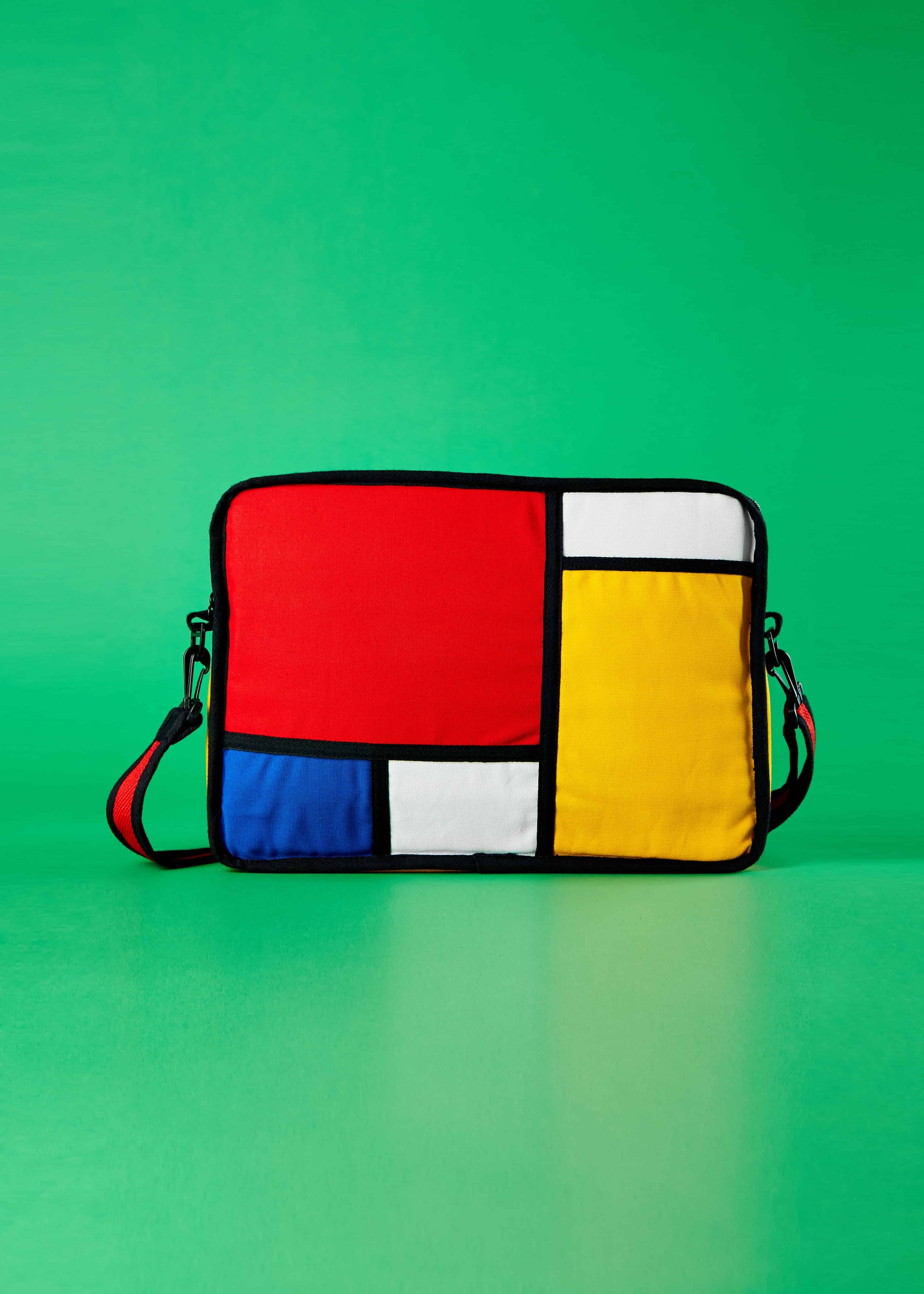 Versatile Noa Laptop Sleeve - Suitable for iPads and Laptops.  An image showcasing the versatility of the Noa laptop sleeve, compatible with both iPads and laptops. The canvas construction ensures a protective yet lightweight solution for your devices