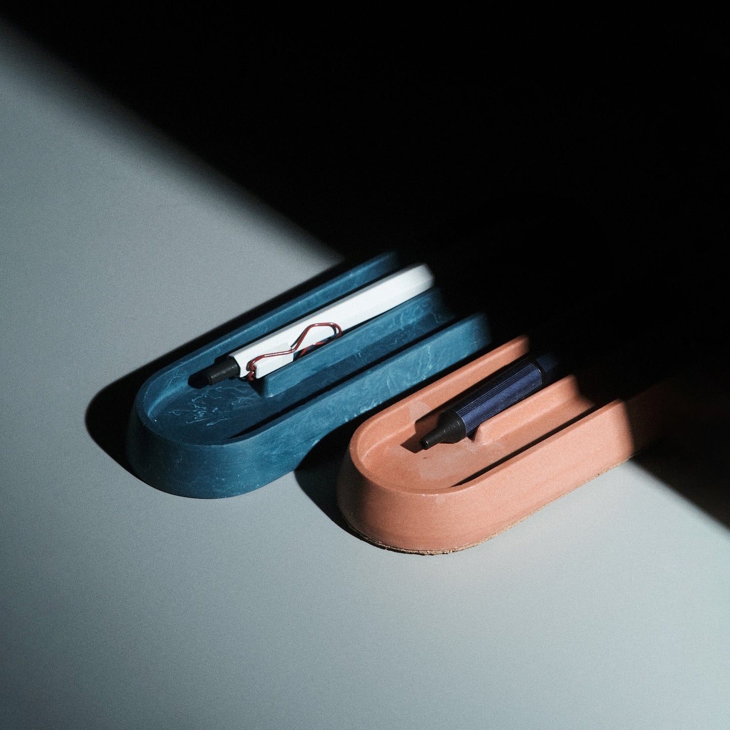 Linea Pen Tray – Jesmonite Desk Pen & Stationery Organiser