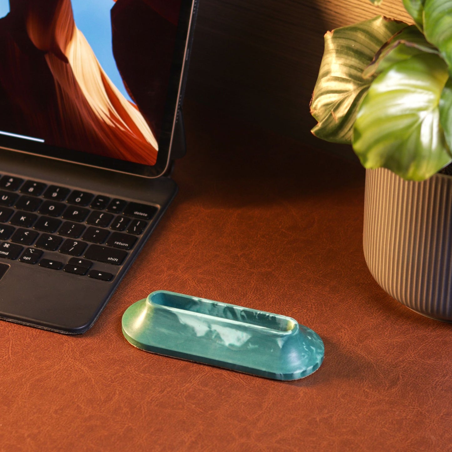 Kuro Design Aero Task Dock in Marble Blue – handcrafted Jesmonite phone stand and desk organiser