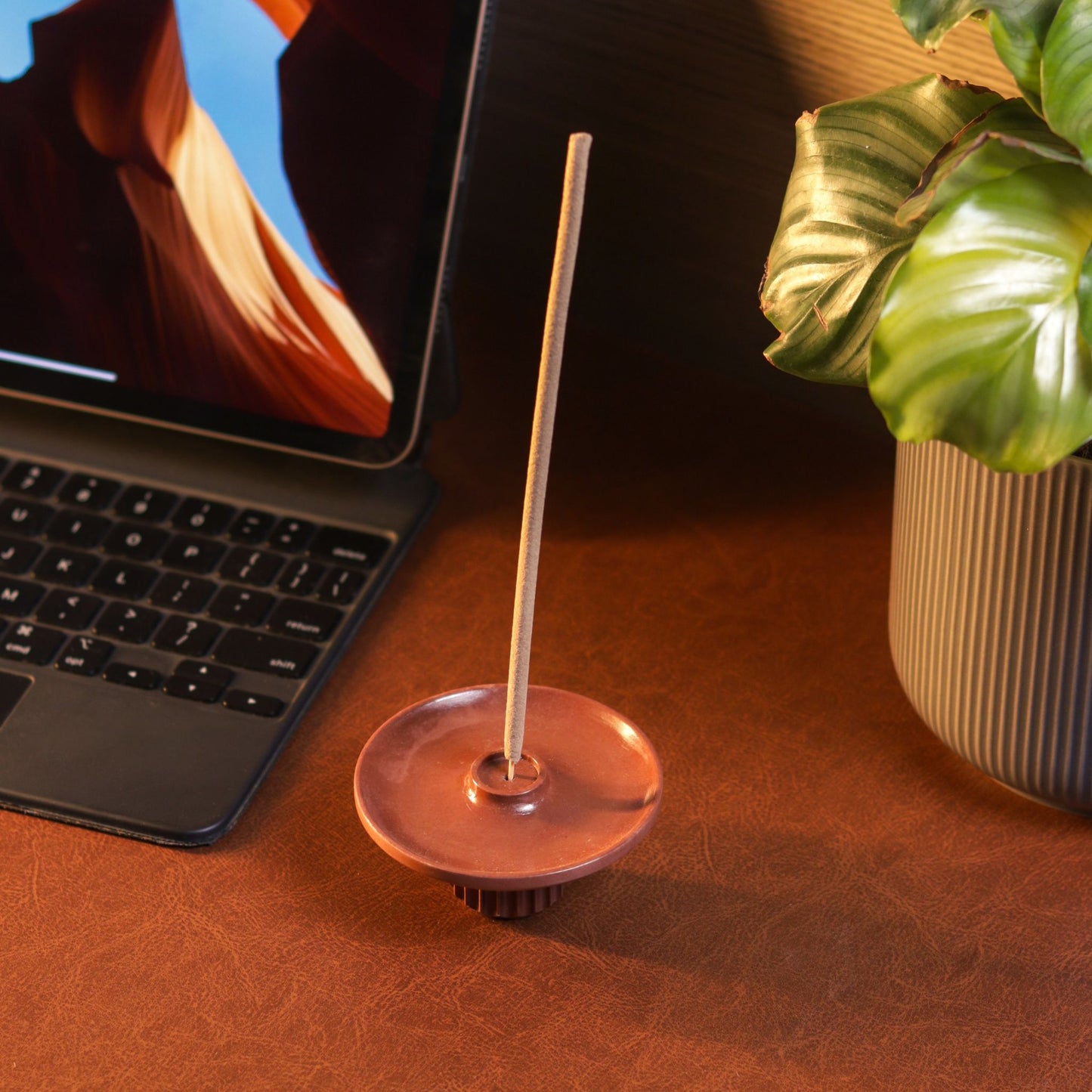 Oboro Incense Holder – Compact Jesmonite Incense Stand, Set of 2